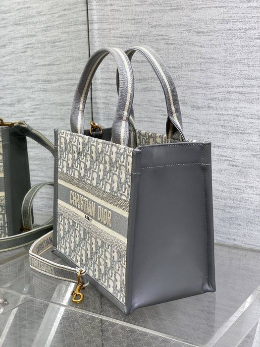 Dior Tote bag with structured design Grey 01A 2