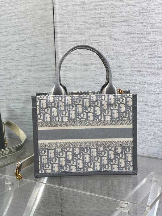 Dior Tote bag with structured design Grey 01A 2
