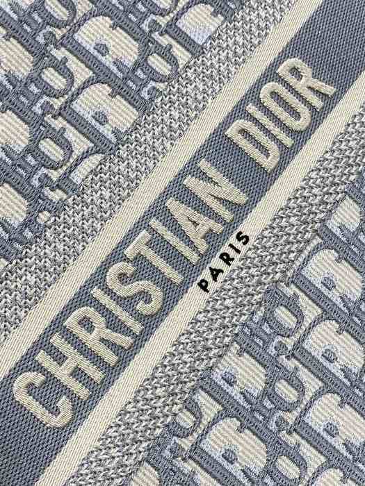 Dior Tote bag with structured design Grey 01A 2