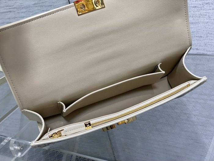 Dior Tote bag with structured design White 01A