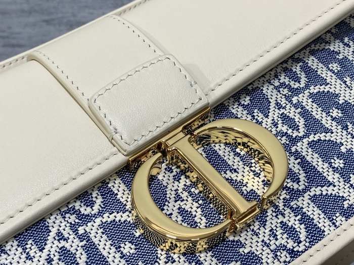 Dior Tote bag with structured design White 01A