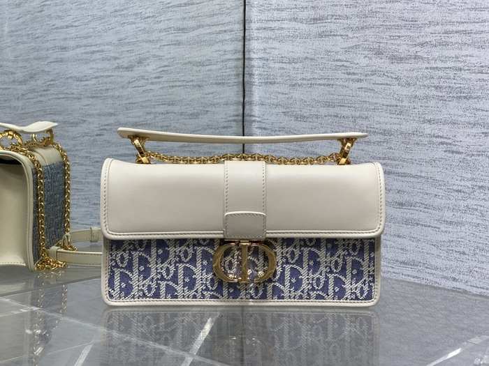 Dior Tote bag with structured design White 01A