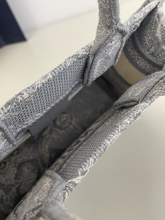 Dior Tote bag with stylish design Grey 01A 3
