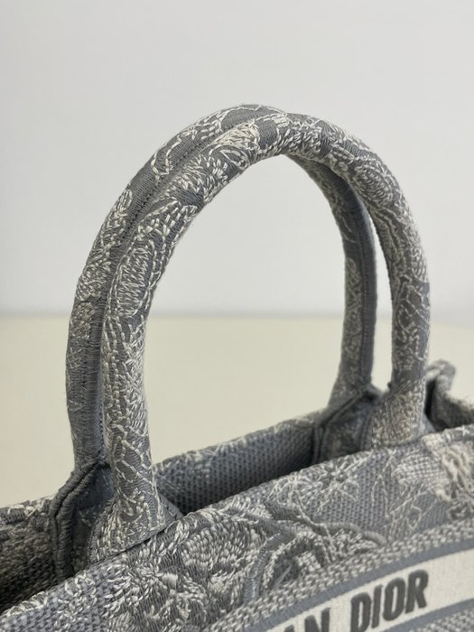 Dior Tote bag with stylish design Grey 01A 3