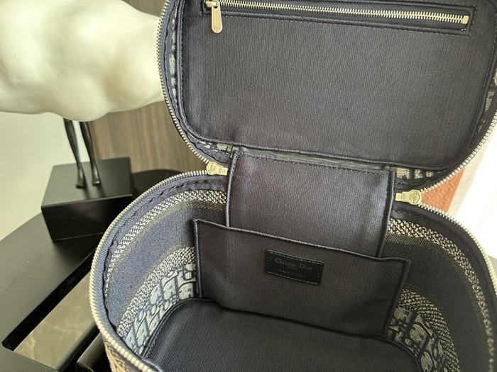 Dior Tote bag with stylish design Navy 01A