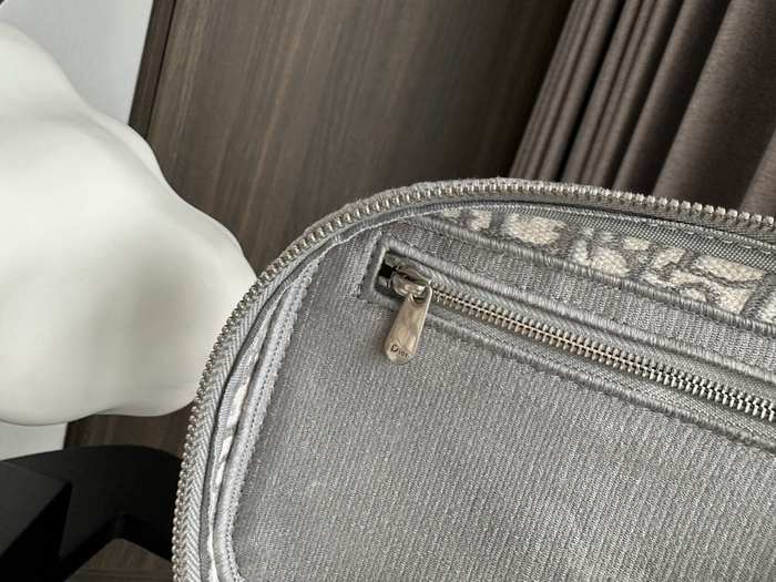 Dior Tote bag with stylish design traits Grey 01A 2