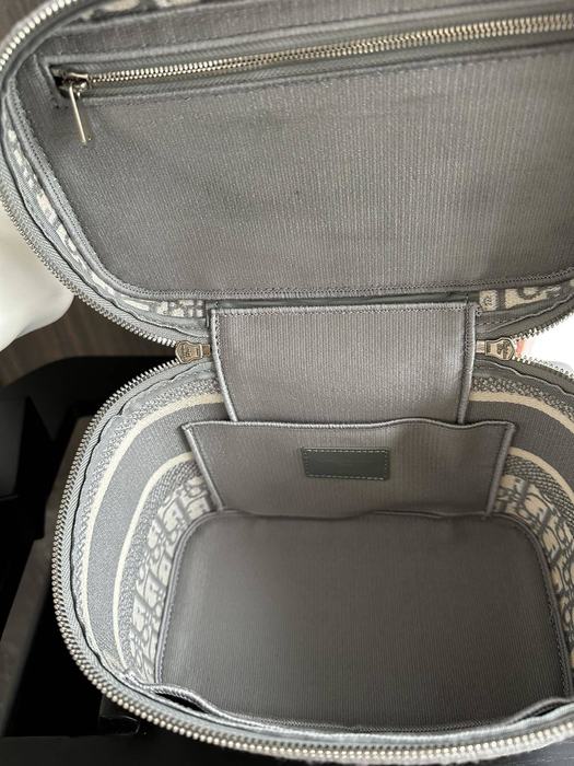 Dior Tote bag with stylish design traits Grey 01A 2