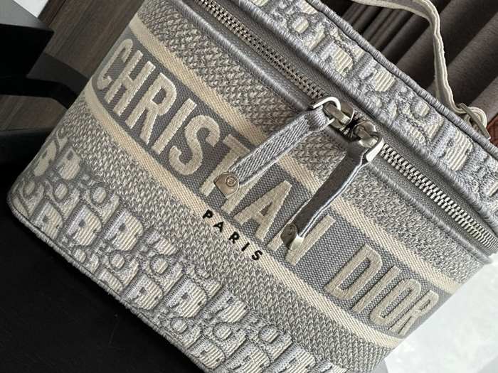 Dior Tote bag with stylish design traits Grey 01A 2