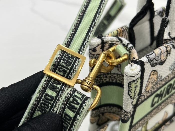 Dior Tote bag with stylish features Beige 01A 13