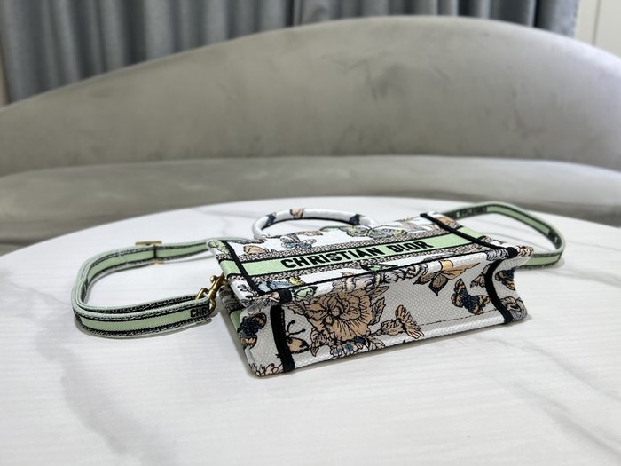 Dior Tote bag with stylish features Beige 01A 13