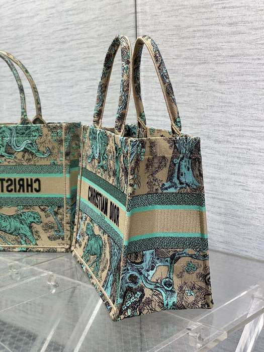 Dior Tote bag with stylish features Beige 01A 14