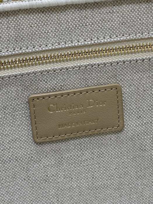 Dior Tote bag with stylish features Beige 01A 3