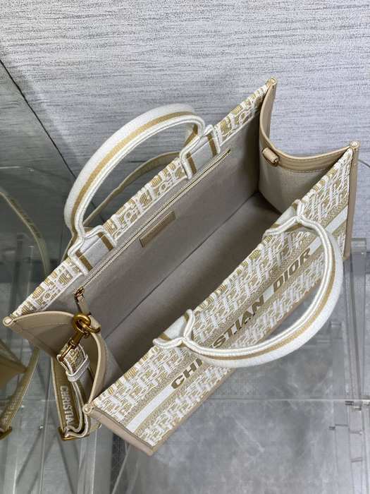 Dior Tote bag with stylish features Beige 01A 3