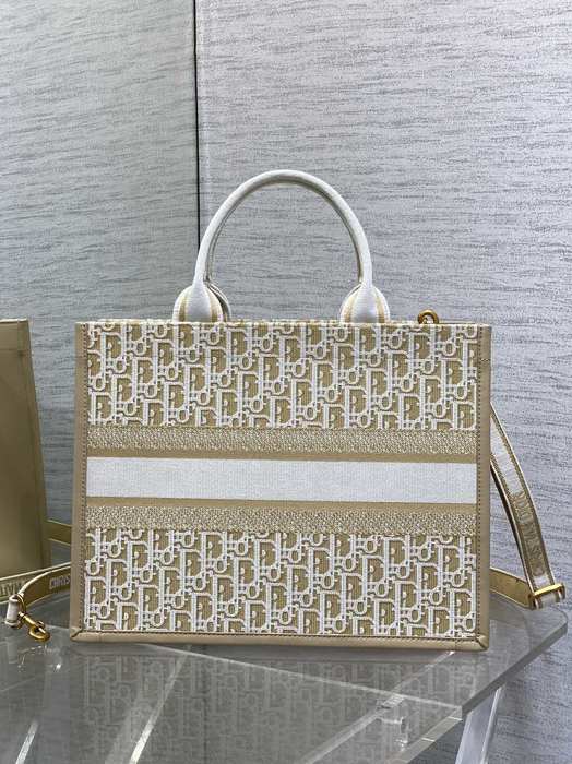Dior Tote bag with stylish features Beige 01A 3