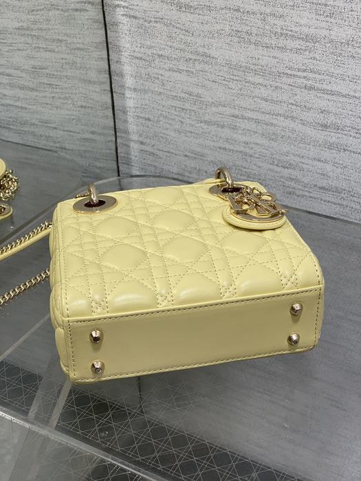 Dior Tote bag with stylish features Beige 01A 4