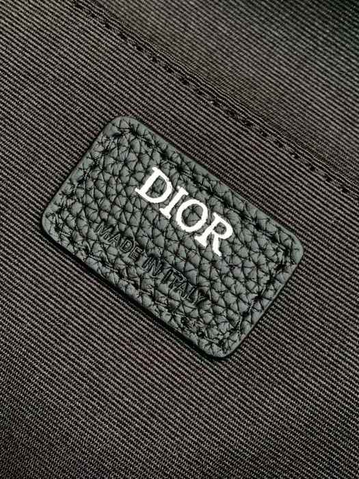 Dior Tote bag with stylish features Black 01A 11