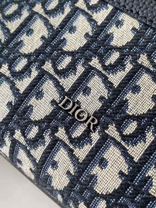 Dior Tote bag with stylish features Black 01A 13