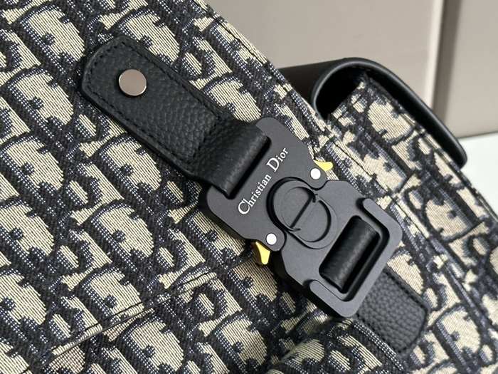 Dior Tote bag with stylish features Black 01A 14