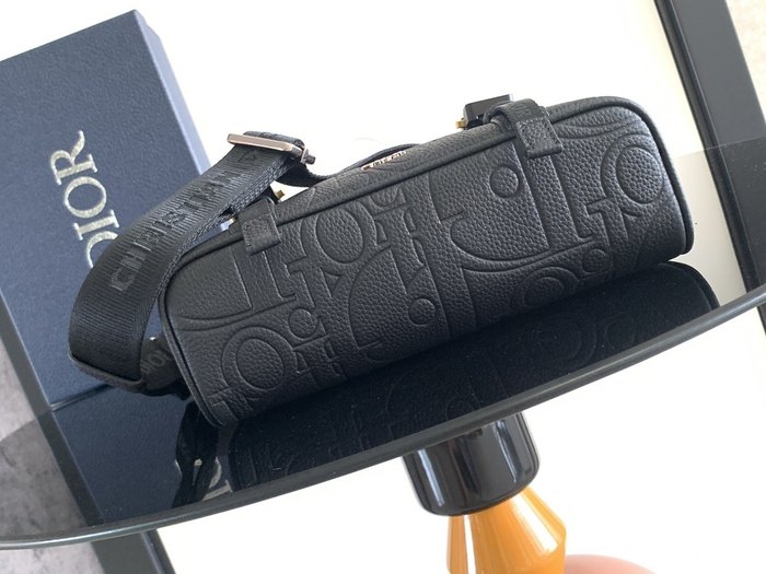 Dior Tote bag with stylish features Black 01A 16