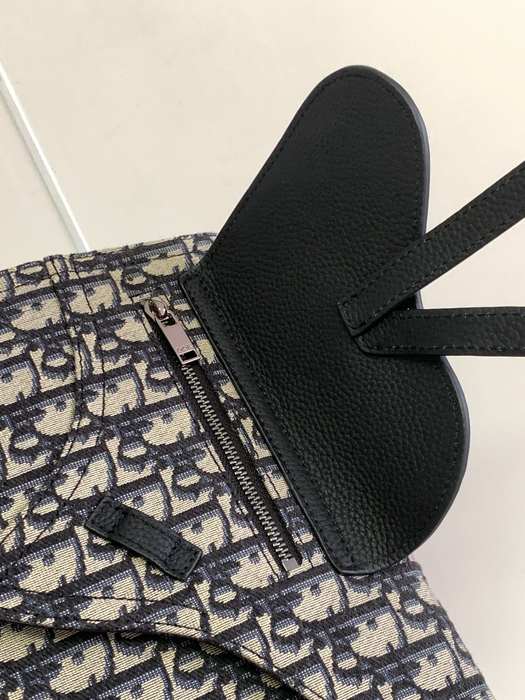 Dior Tote bag with stylish features Black 01A 17