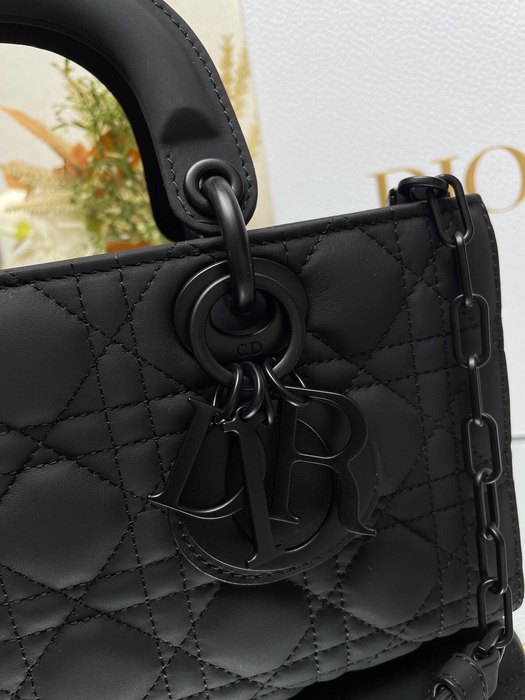 Dior Tote bag with stylish features Black 01A 19