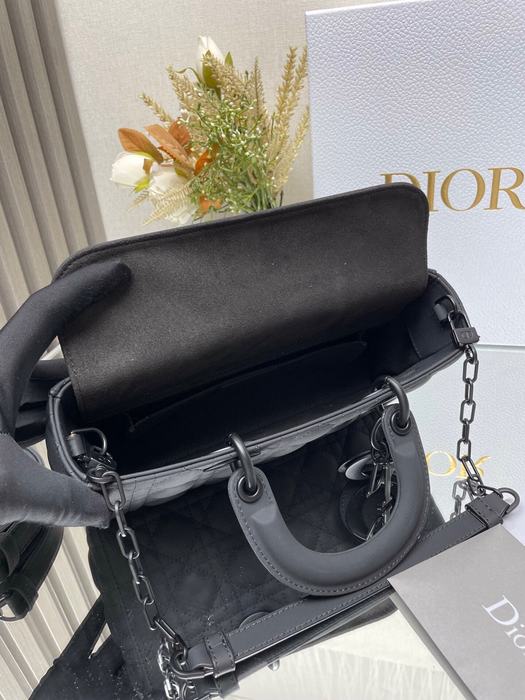 Dior Tote bag with stylish features Black 01A 19