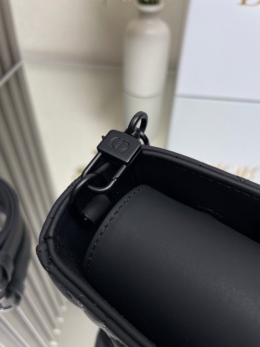 Dior Tote bag with stylish features Black 01A 19