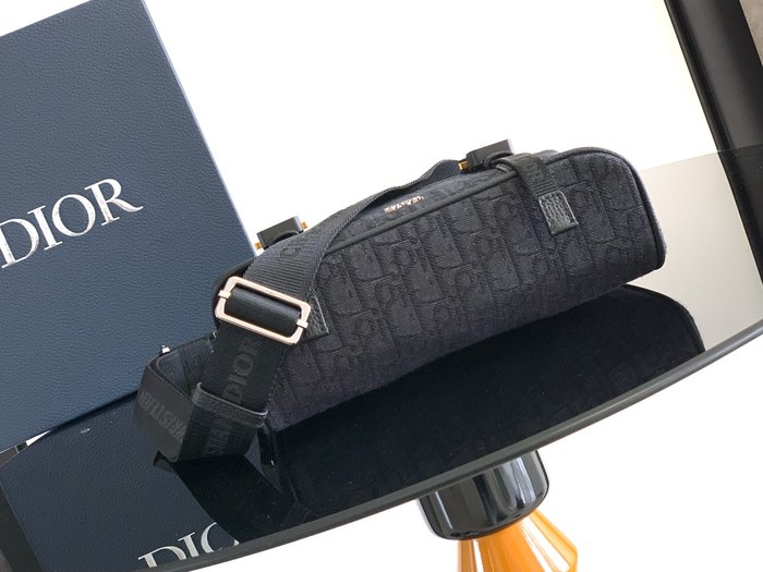 Dior Tote bag with stylish features Black 01A 4