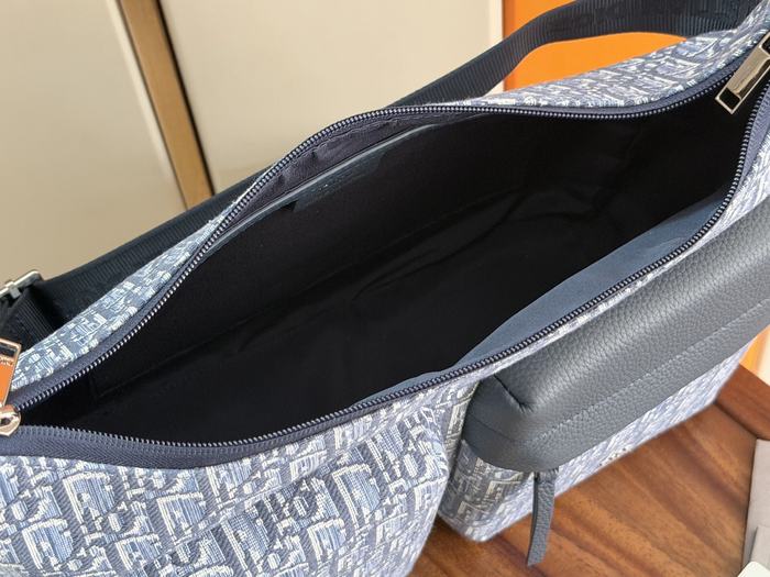 Dior Tote bag with stylish features Blue 01A 2