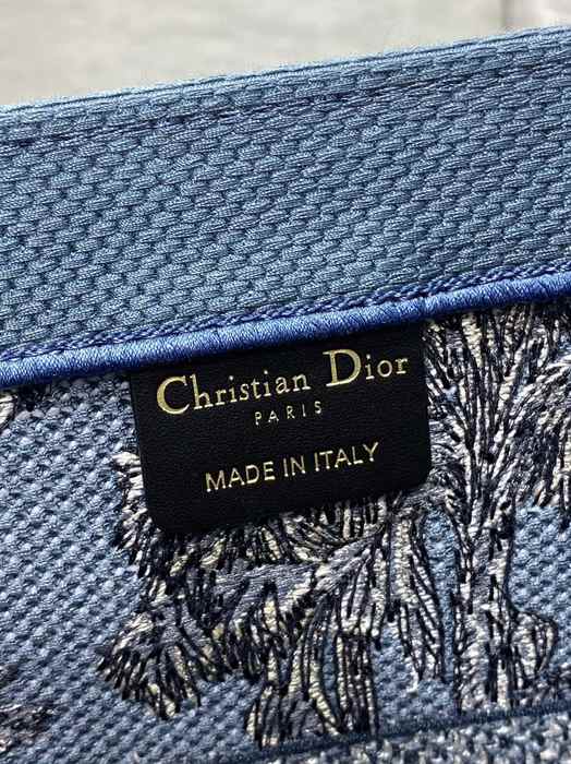 Dior Tote bag with stylish features Blue 01A 3