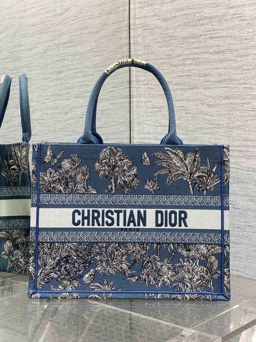 Dior Tote bag with stylish features Blue 01A 3
