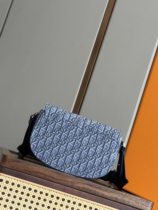 Dior Tote bag with stylish features Blue 01A