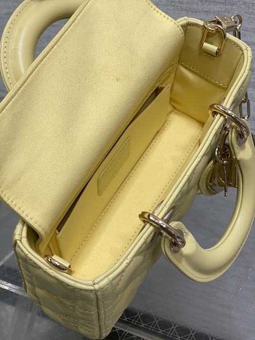 Dior Tote bag with stylish features Brown 01A