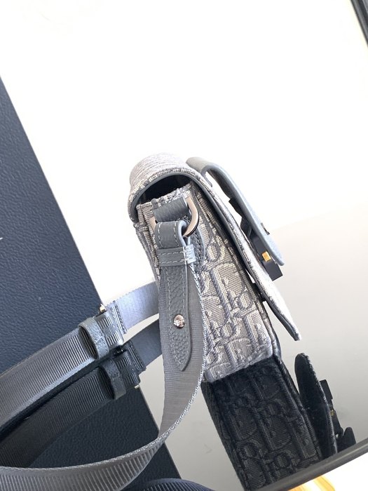 Dior Tote bag with stylish features Grey 01A 3