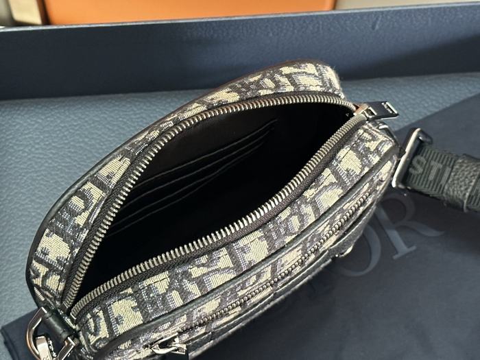 Dior Tote bag with stylish features Navy 01A 7