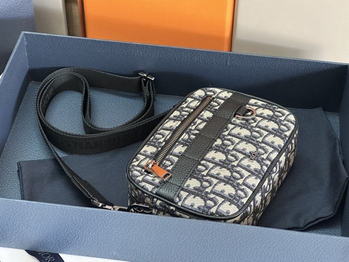 Dior Tote bag with stylish features Navy 01A 7