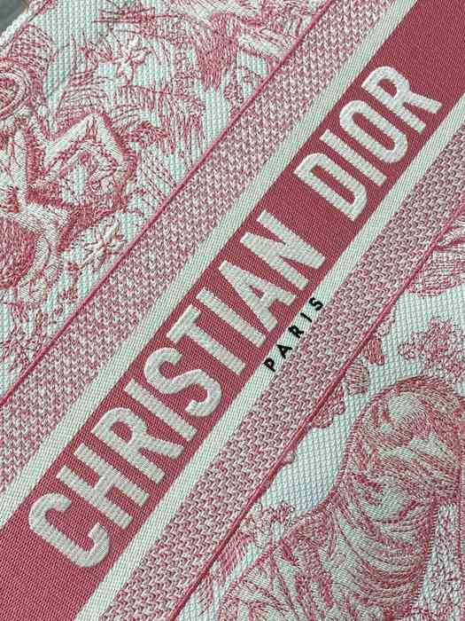 Dior Tote bag with stylish features Red 01A