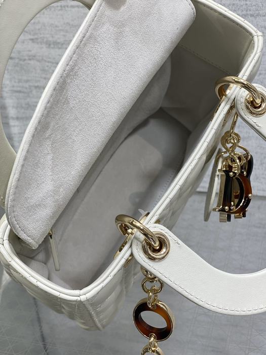 Dior Tote bag with stylish features White 01A 4