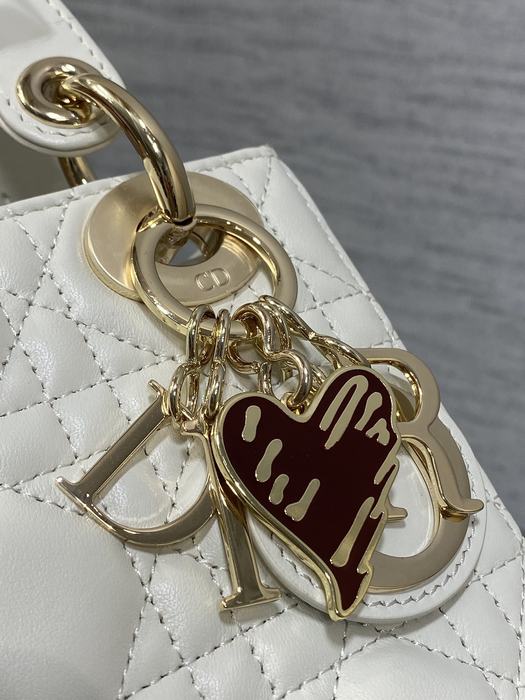 Dior Tote bag with stylish features White 01A 5