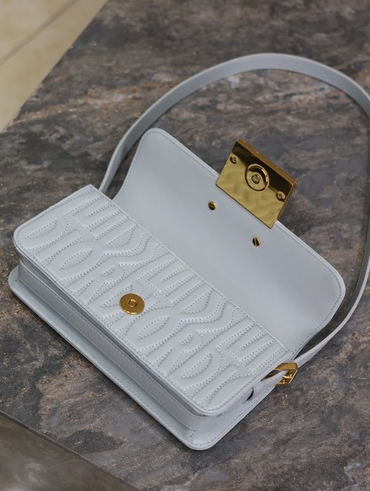 Dior Tote bag with stylish features White 01A 6