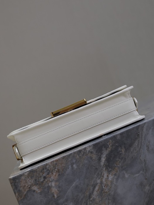 Dior Tote bag with stylish features White 01A 7