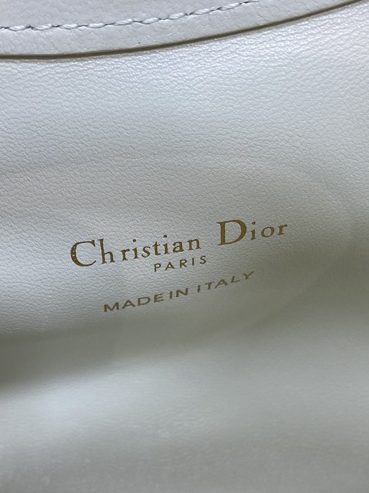 Dior Tote bag with stylish features White 01A