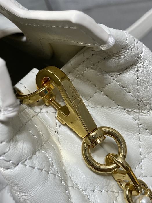 Dior Tote bag with stylish features White 01A