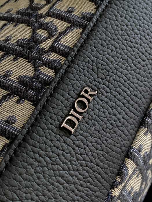 Dior Tote bag with stylish traits Beige 01A 2