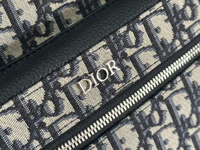 Dior Tote bag with stylish traits Beige 01A 3