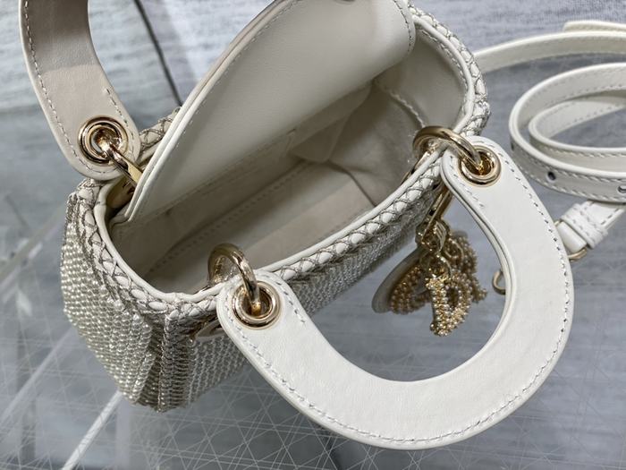 Dior Tote bag with stylish traits Beige 01A 4