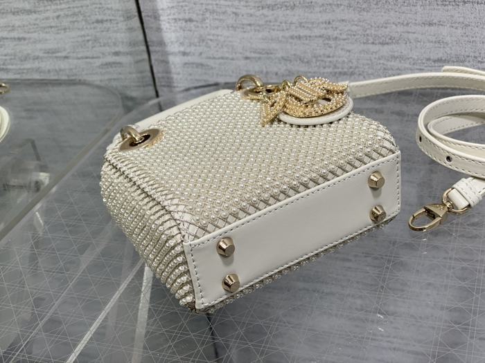 Dior Tote bag with stylish traits Beige 01A 4