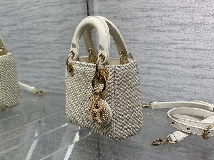 Dior Tote bag with stylish traits Beige 01A 4