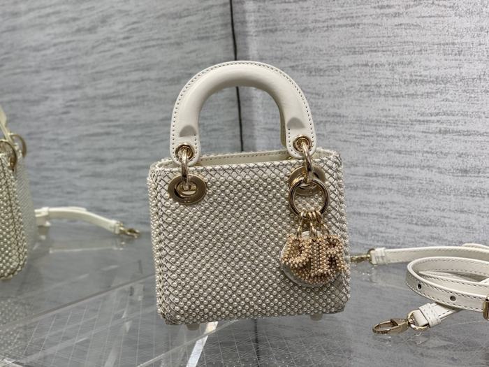 Dior Tote bag with stylish traits Beige 01A 4
