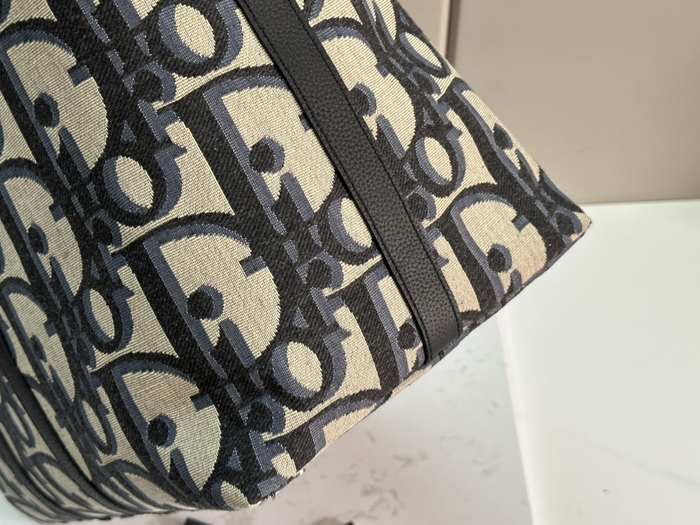 Dior Tote bag with stylish traits Beige 01A 6